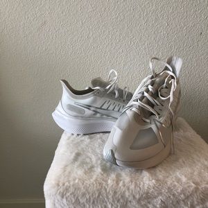 Brand new lightweight Nike zoom